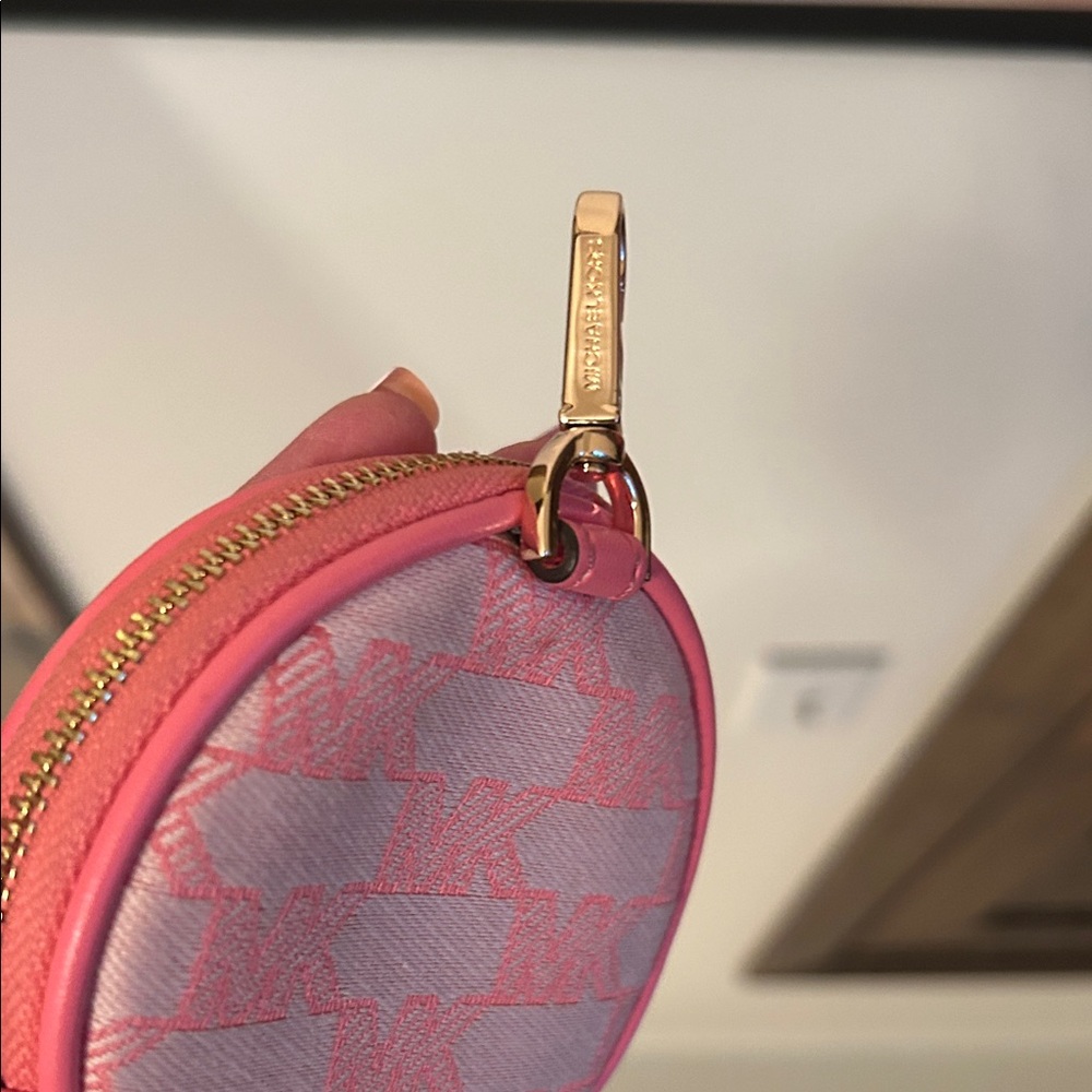 Michael Kors Pink and Cream Key Holder - Picture 5 of 10